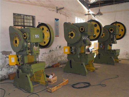 寮步工厂倒闭五金厂回收整厂设备机械收购
